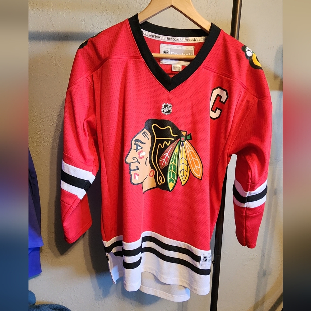 Youth L/XL Toews Blackhawks Jersey